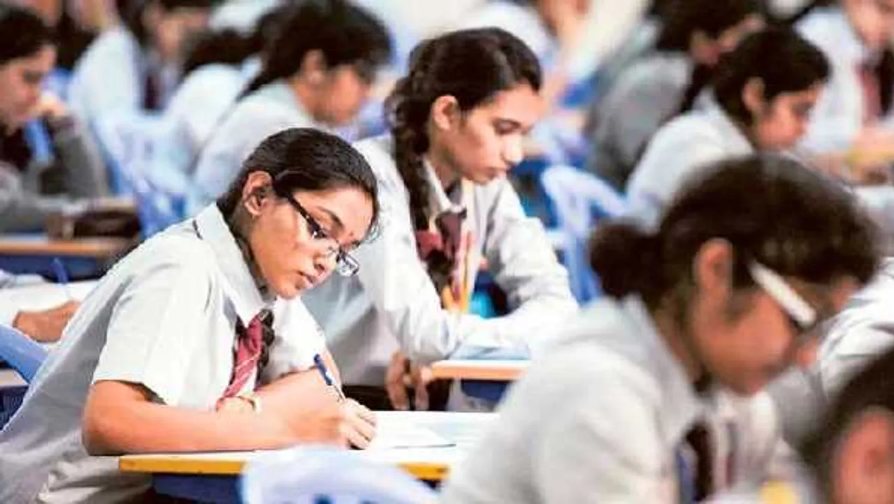 CBSE, CISCE एग्जाम: सुप्रीम कोर्ट पहुंचे छात्र, मांग- ऑनलाइन एग्जाम देने का भी ऑप्शन मिले