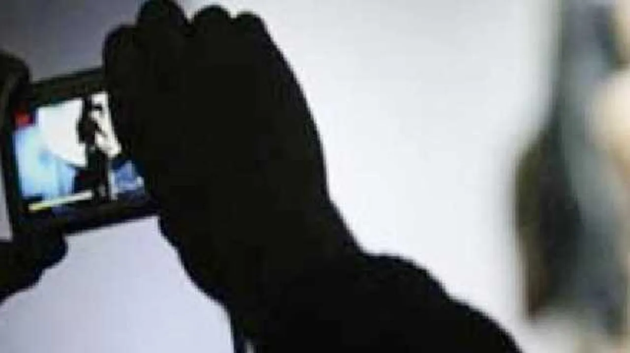 भोपाल: पुलिसकर्मी ने महिला का रेप करके दूसरी गर्लफ्रेंड से वीडियो बनवाया, FIR
