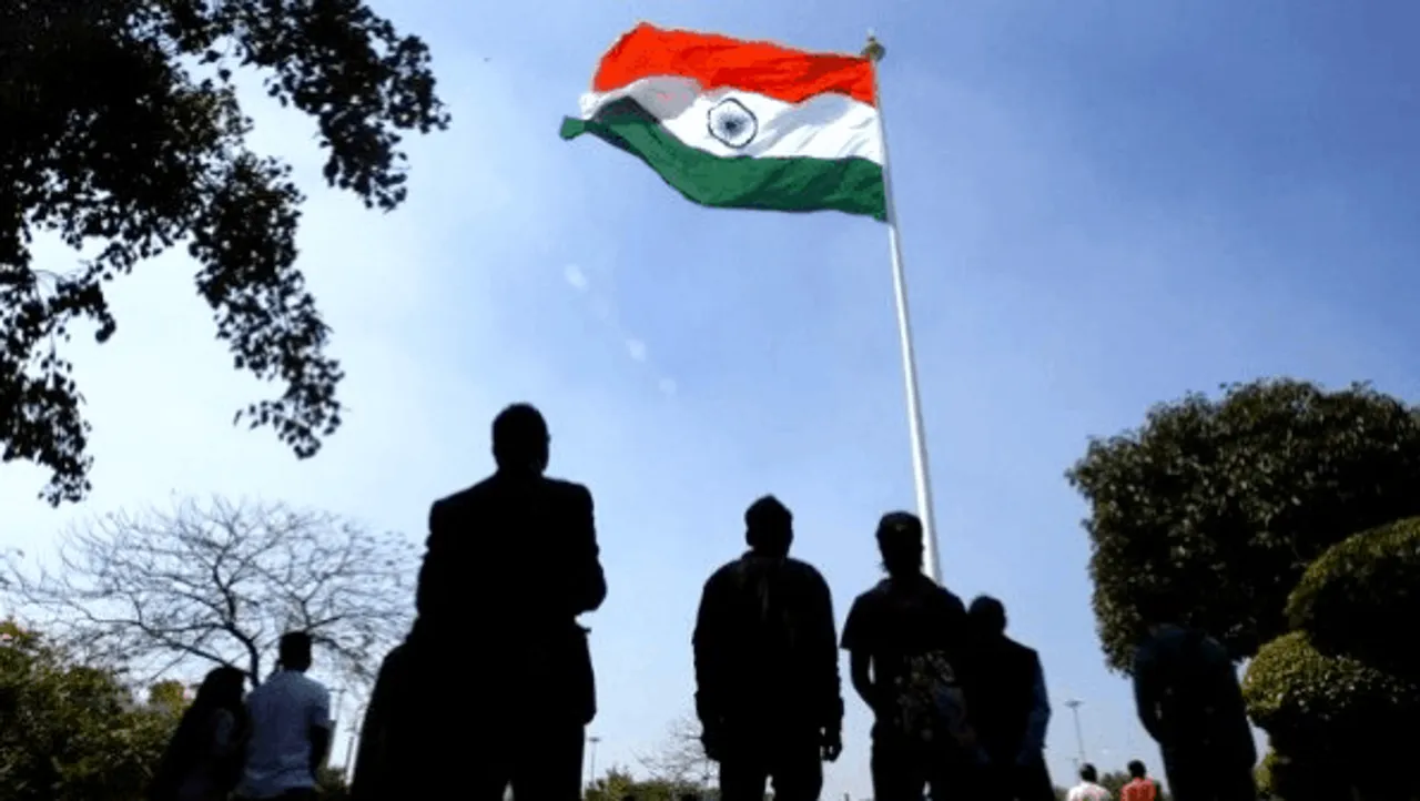 J&K हाईकोर्ट ने कहा: राष्ट्रगान के लिए खड़ा न होना अनादर हो सकता है, अपराध नहीं

