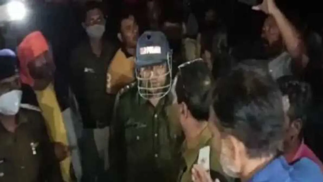 खंडवा: बाइक रुकवाकर की जीजा- साली से बदत्तमीजी, गांव वालों ने कॉन्सटेबल को पीटा
