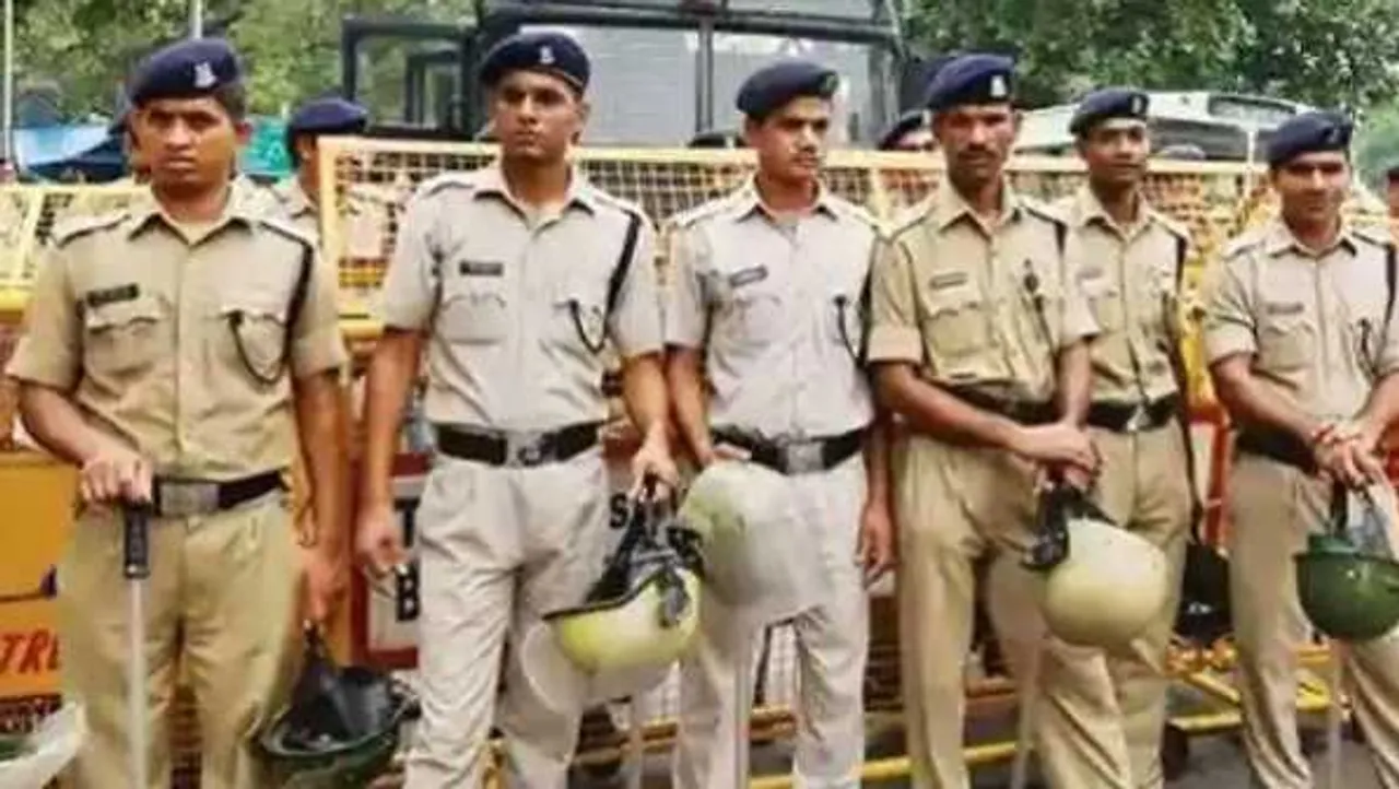 सरकारी नौकरी: MP पुलिस ने निकाली SI और कांस्टेबल के पदों पर भर्तियां, पढ़िए डिटेल्स

