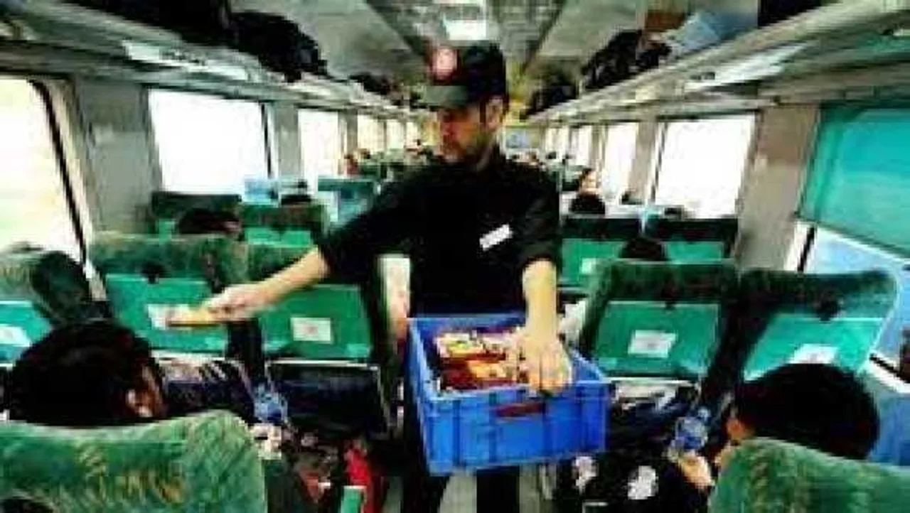 Railway: कोरोना के चलते बंद सेवाएं बहाल, इन ट्रेनों में फिर शुरू होगी केटरिंग 