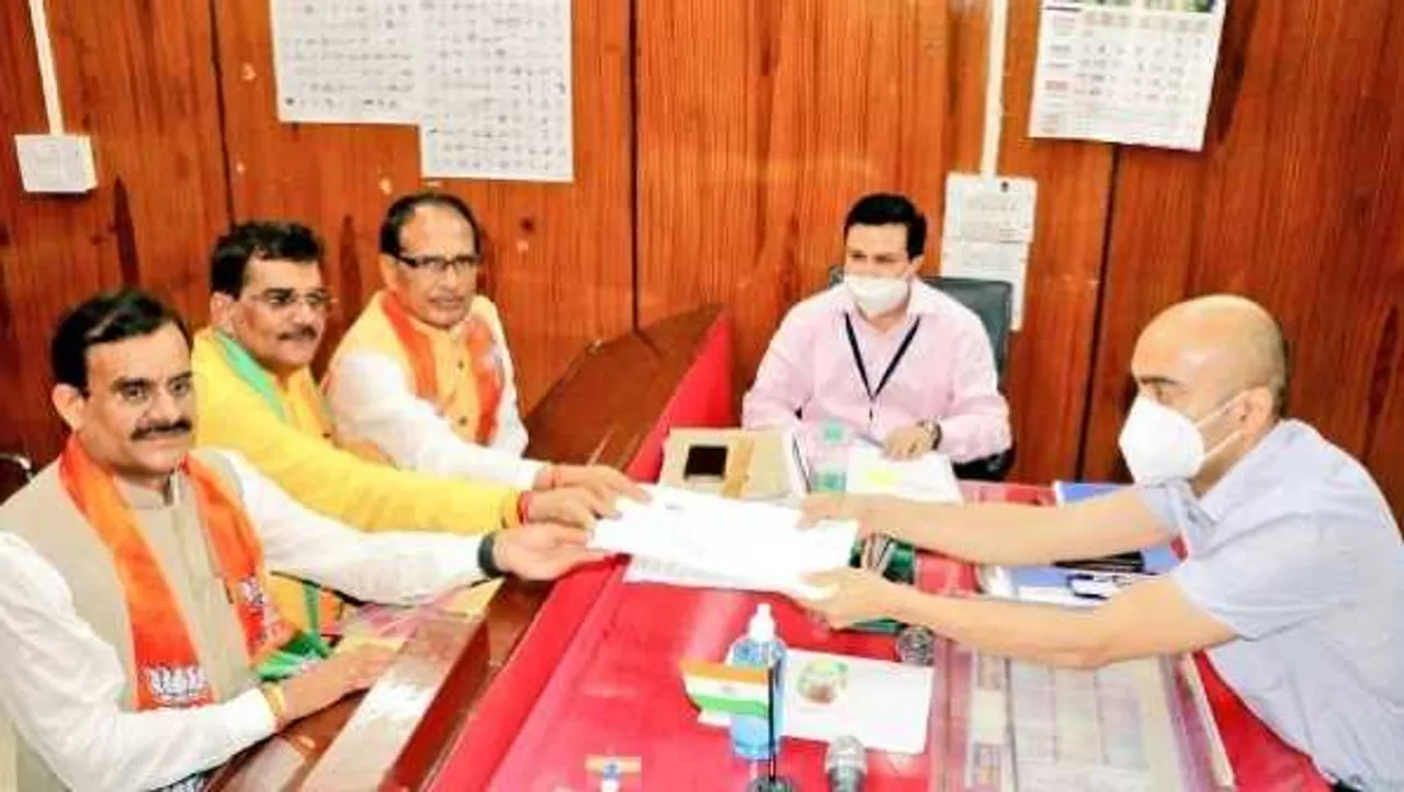 खंडवा: CM चुनावी सभा में कांग्रेस को लेकर बोले- हम तो डूबे सनम, तुमको भी ले डूबे