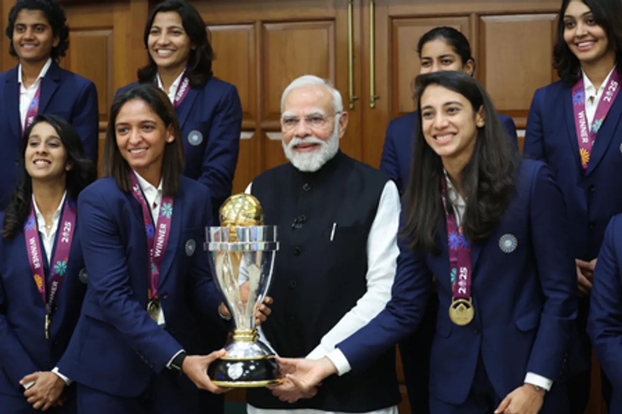 PM Modi Meets Women’s World Cup Champions