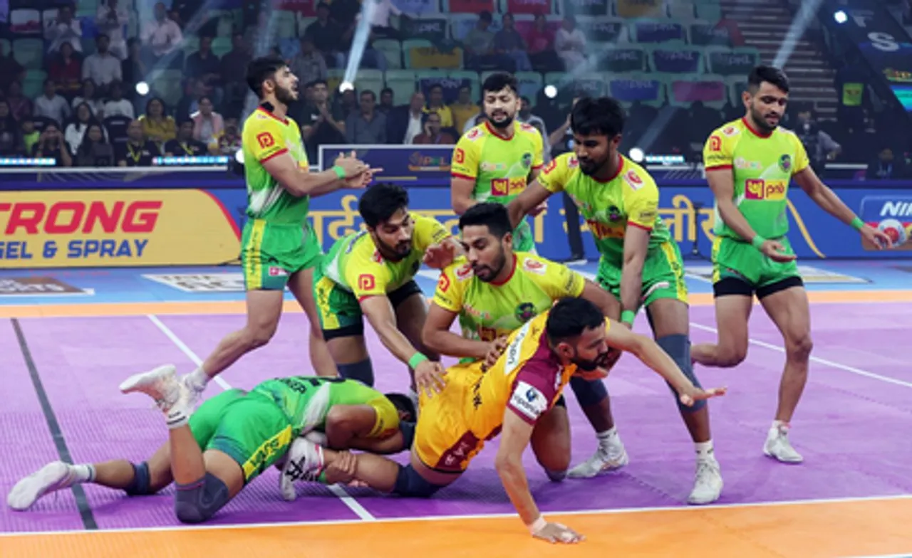 Bharat Hooda powers Telugu Titans past Patna Pirates and sets up Qualifier 2 clash with Puneri Paltan at the Thyagaraj Indoor Stadium in New Delhi on Tuesday. Photo credit: PKL