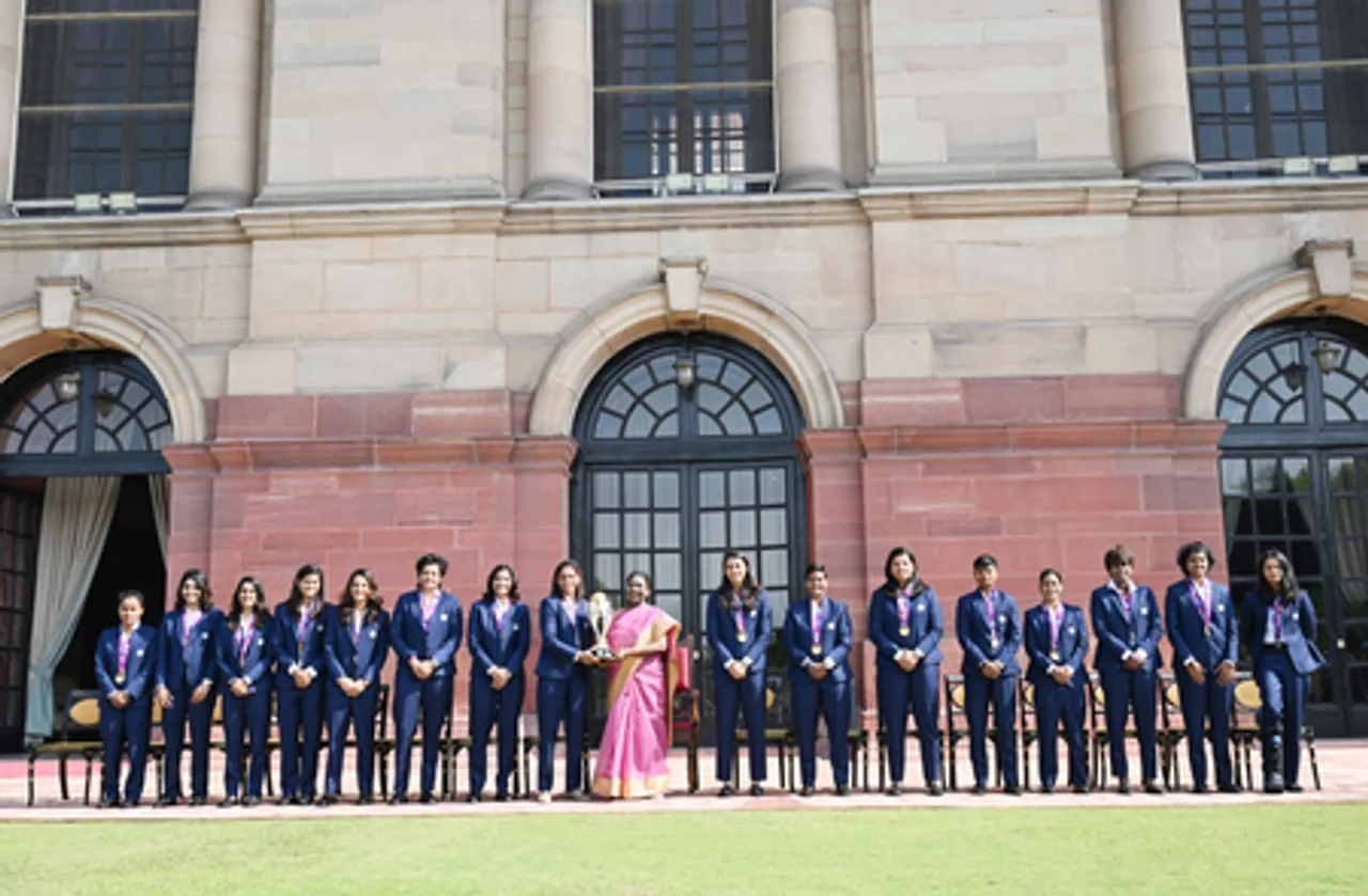 This team reflects India: President Murmu on meeting Women’s WC-winning team (Ld)