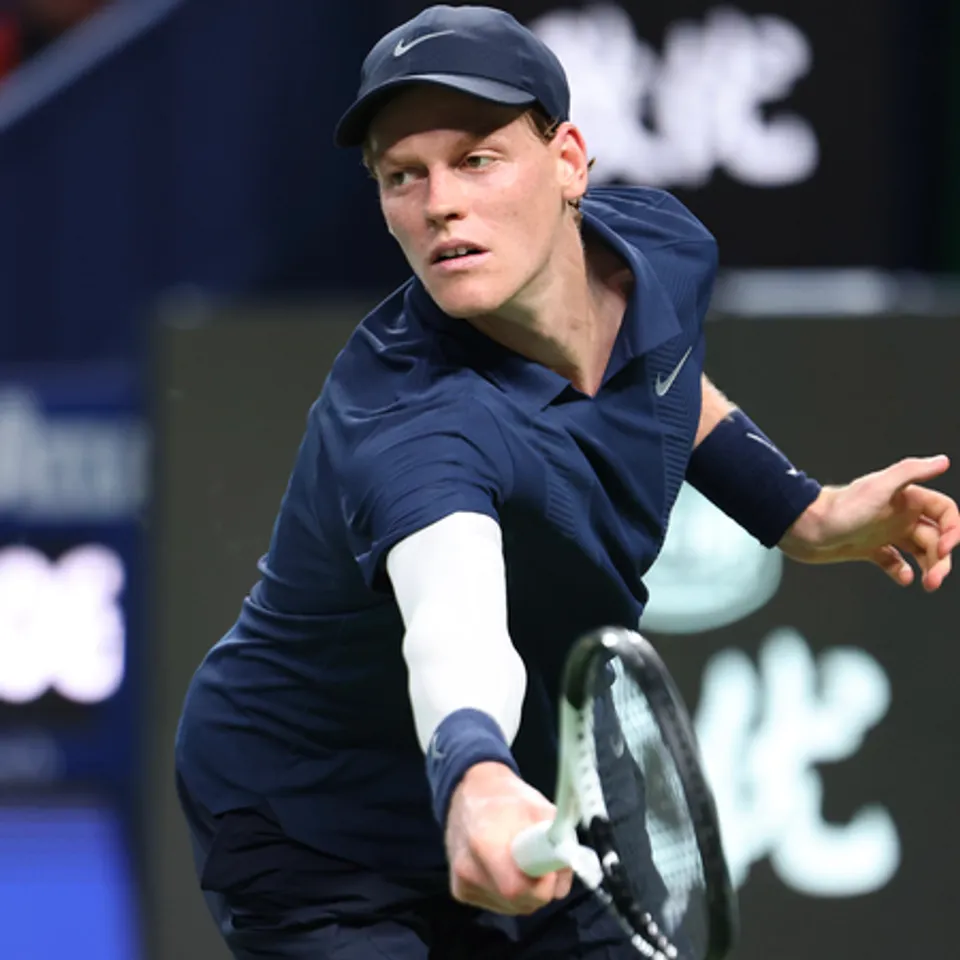 Sinner downs ailing Auger-Aliassime to begin ATP Finals title defense