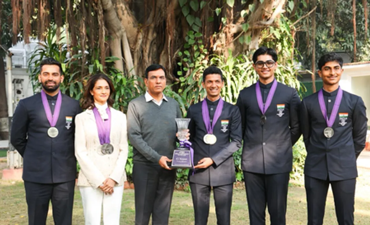 Sports Min Mandaviya felicitates Asian Equestrian medallists, reaffirms govt’s  commitment to set up a quarantine centre in a year (Credit:  @mansukhmandviya/X)