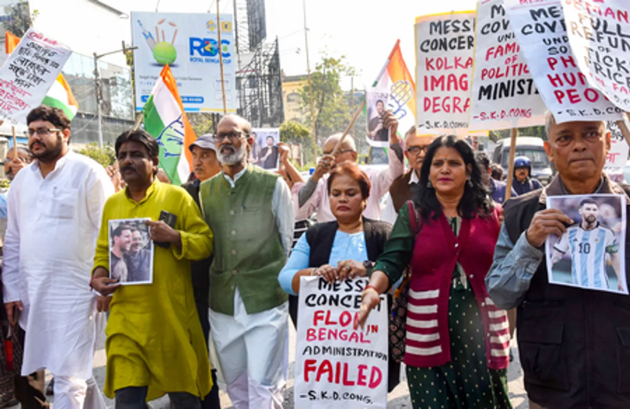 Football lovers protest in Kolkata over Messi GOAT India Tour mismanagement