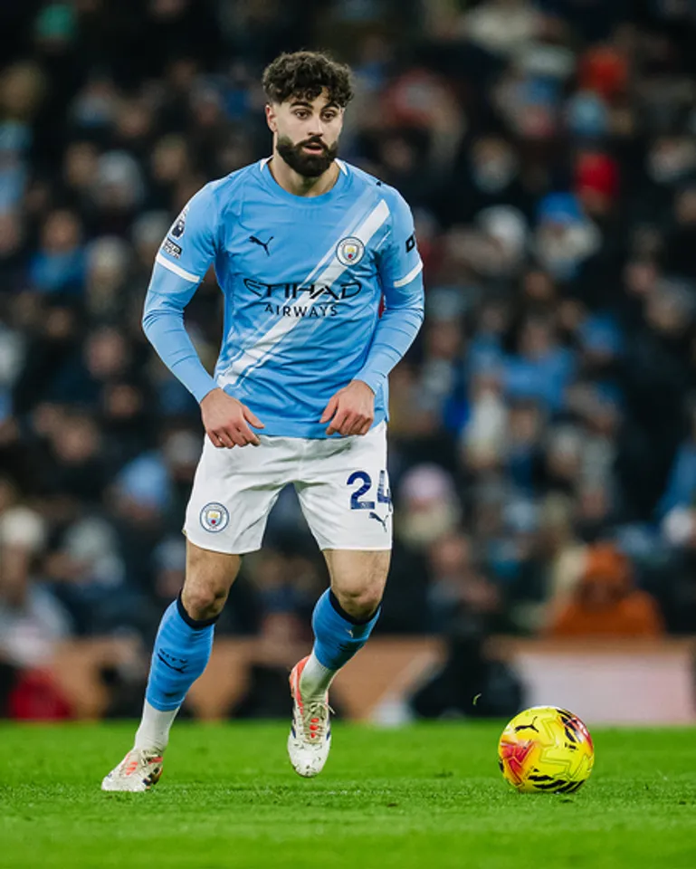 Man City defender to undergo surgery for tibial fracture in his right leg