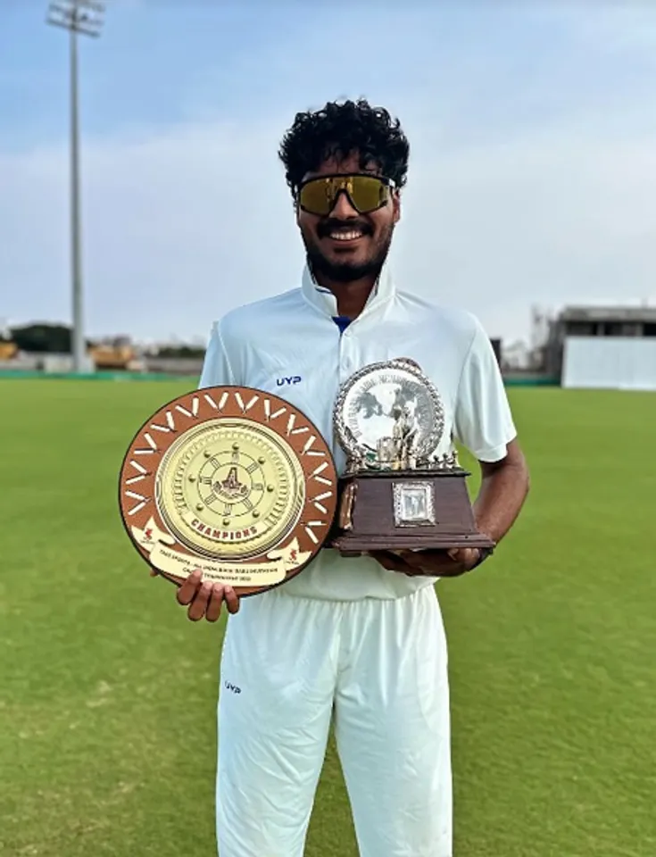 Hyderabad's Aman Rao Perala smashes double ton vs Bengal in Vijay Hazare Trophy