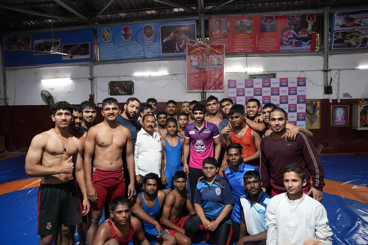 Olympic medallist Aman Sehrawat connects with Mumbai’s youth ahead of PWL debut