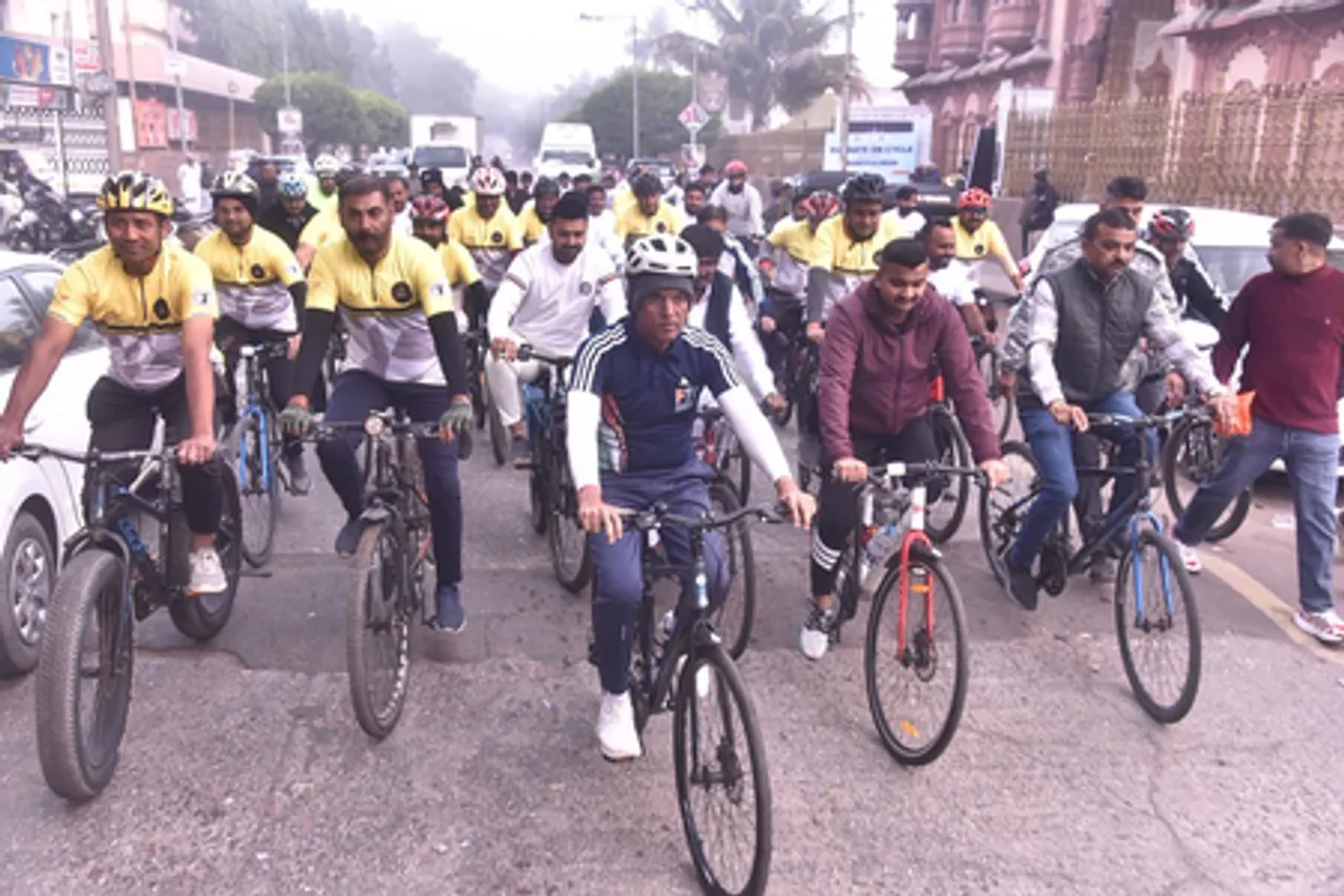 Mandaviya pedals Fit India vision from Gondal as 'Sundays on Cycle' marks 57th edition (Credit: SAI)