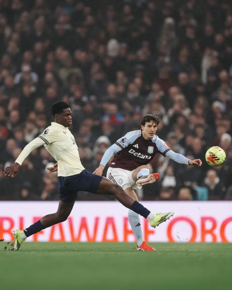 Villa misses chance to move second in Premier League; Wolves hold Newcastle