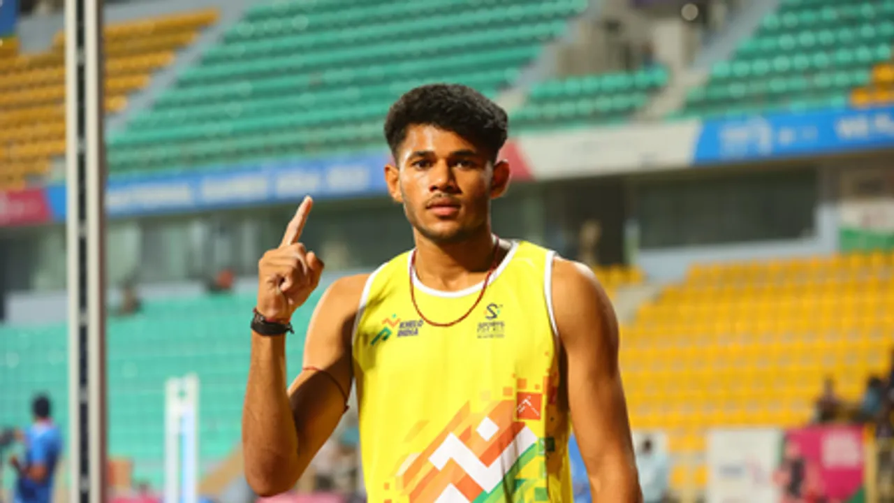 Have informed Sports Minister, says record holder Dev Meena, after TTE makes him deboard train, fines Rs 5000 for travelling with pole vault (Credit: SAI)