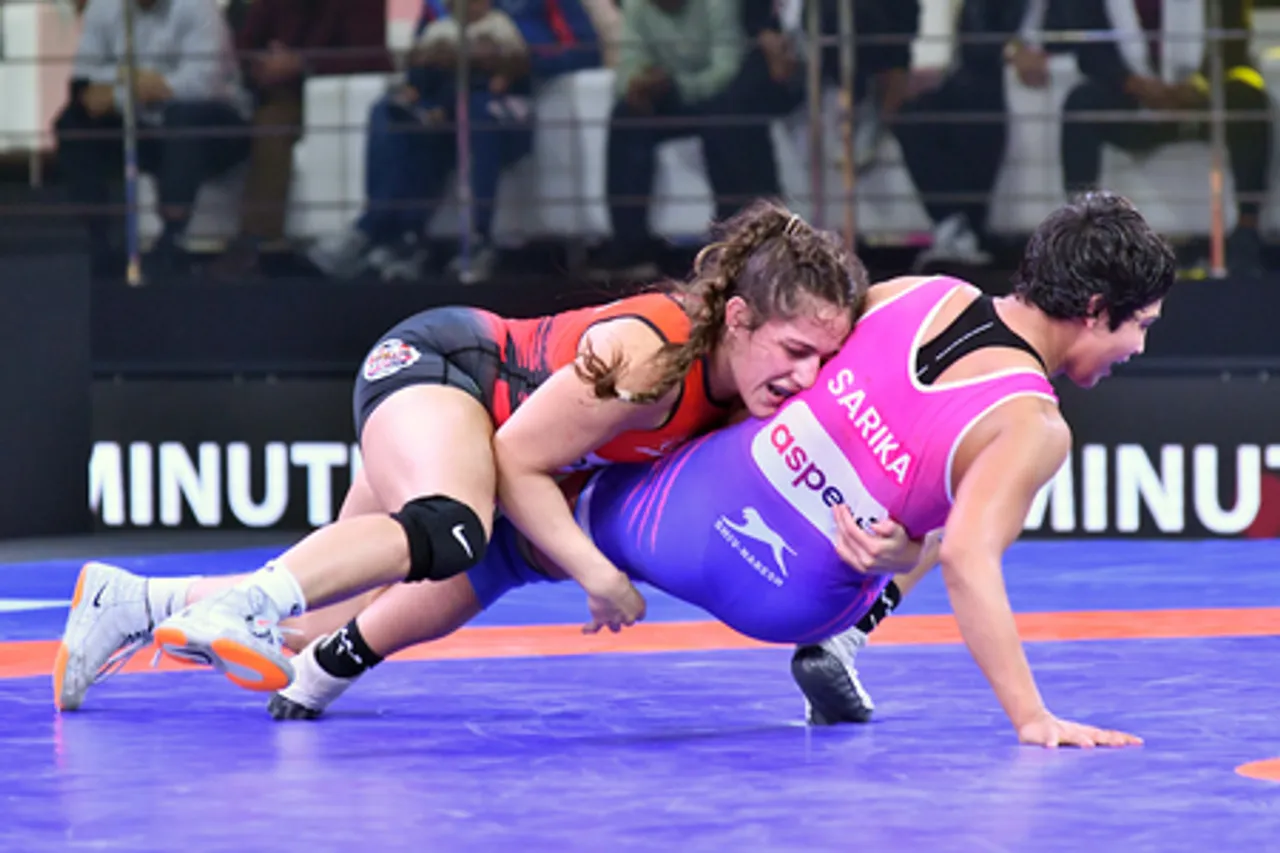 Tiigers of Mumbai Dangals lead 3-2 against Punjab Royals in a close clash in the Pro Wrestling League (PWL) 2026 at the Noida Indoor Stadium in Noida on Tuesday. Photo credit: PWL 2026