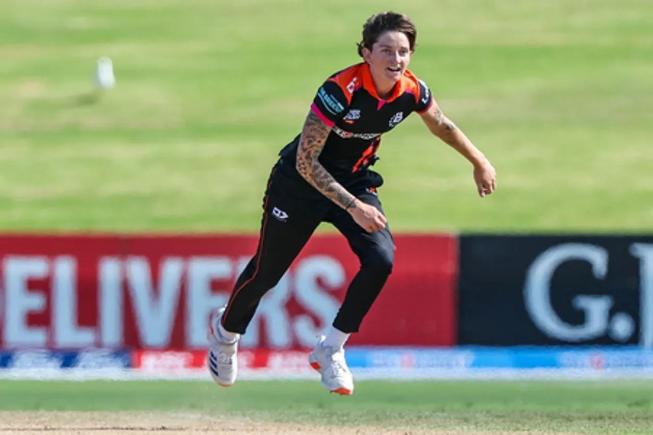 Knight earns maiden call-up; Nensi recalled to NZ Women squad for Zimbabwe series