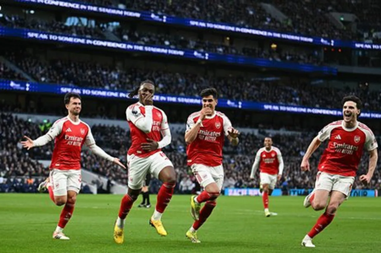 Arsenal thrash Spurs to keep five-point Premier League lead