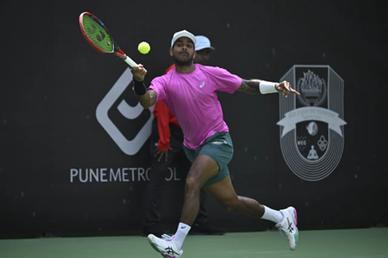 Sumit Nagal powers through; Manas Dhamne Impresses as Indian stars light up day in the Maha Open ATP Challenger 75 Men's Tennis Championship in Pune on Tuesday. Photo credit: MSLTA