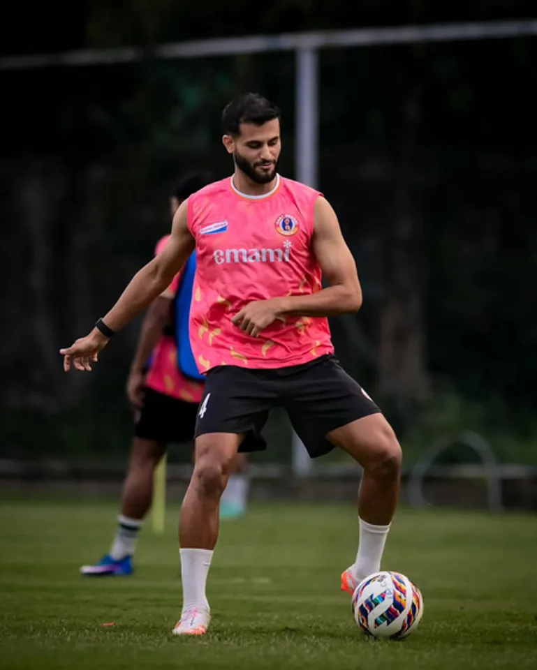 East Bengal, Jamshedpur fight for third straight win, top spot in the Indian Super League (ISL) 2025-26 at the Vivekananda Yuba Bharati Krirangan in Kolkata on Friday. Photo credit: AIFF