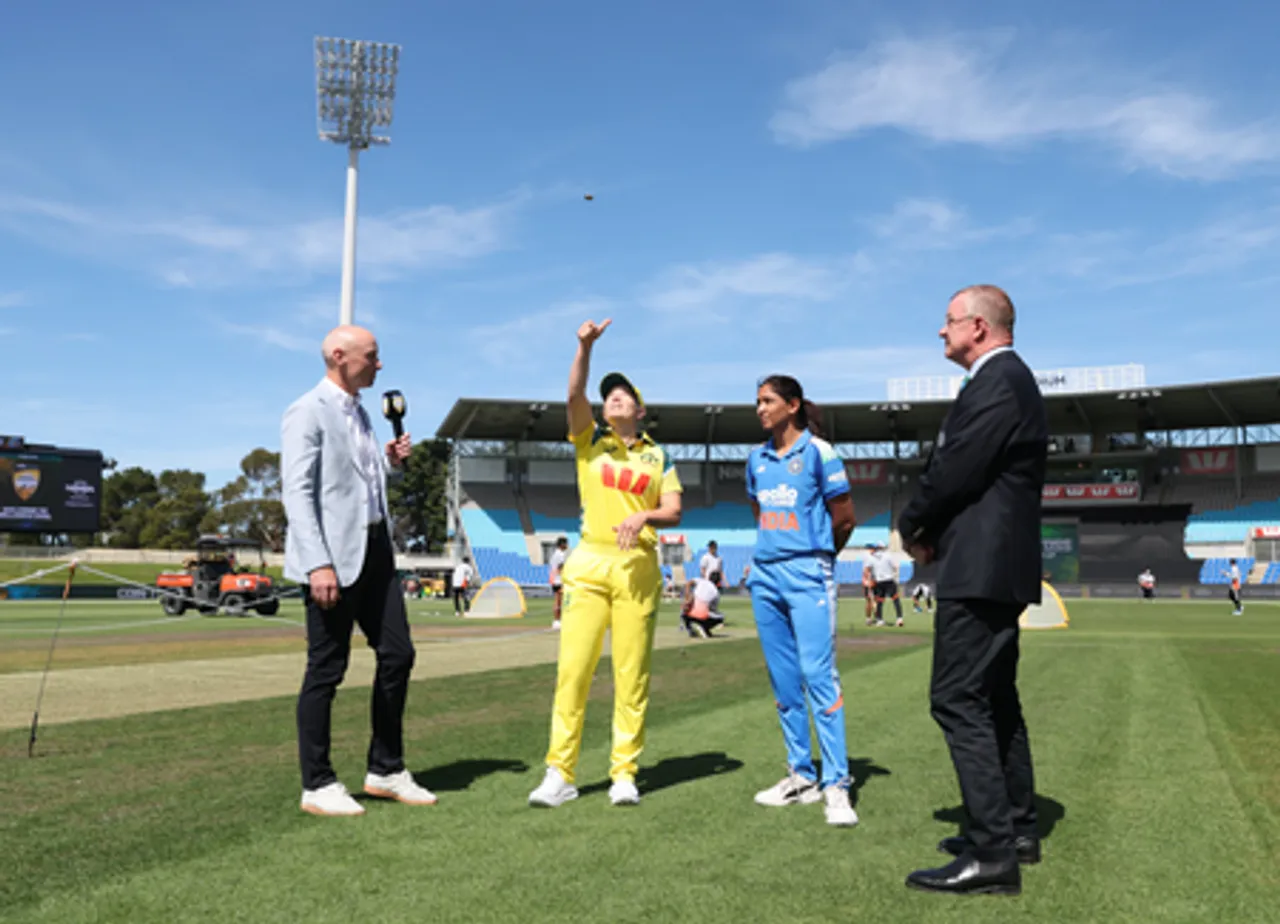 2nd ODI: Vaishnavi handed debut as India elect to bat against Australia, Molineux ruled out