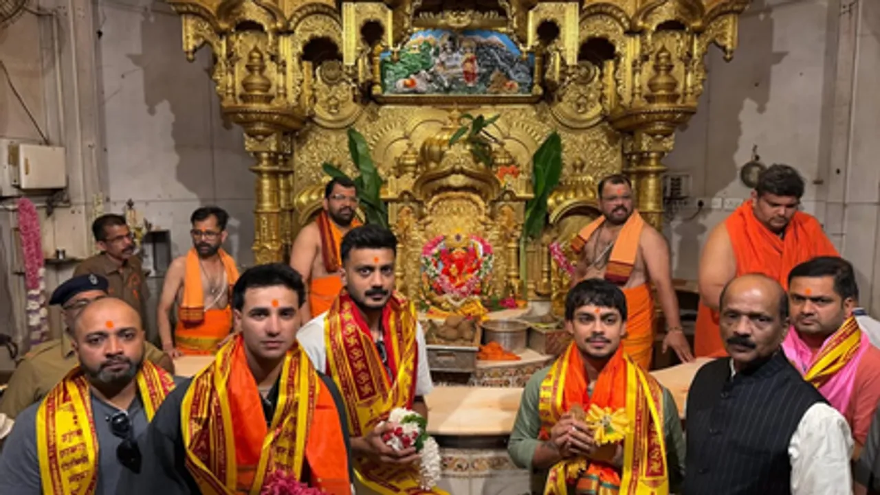 T20 WC: Axar, Abhishek and Kishan visit Siddhivinayak Temple ahead of SF