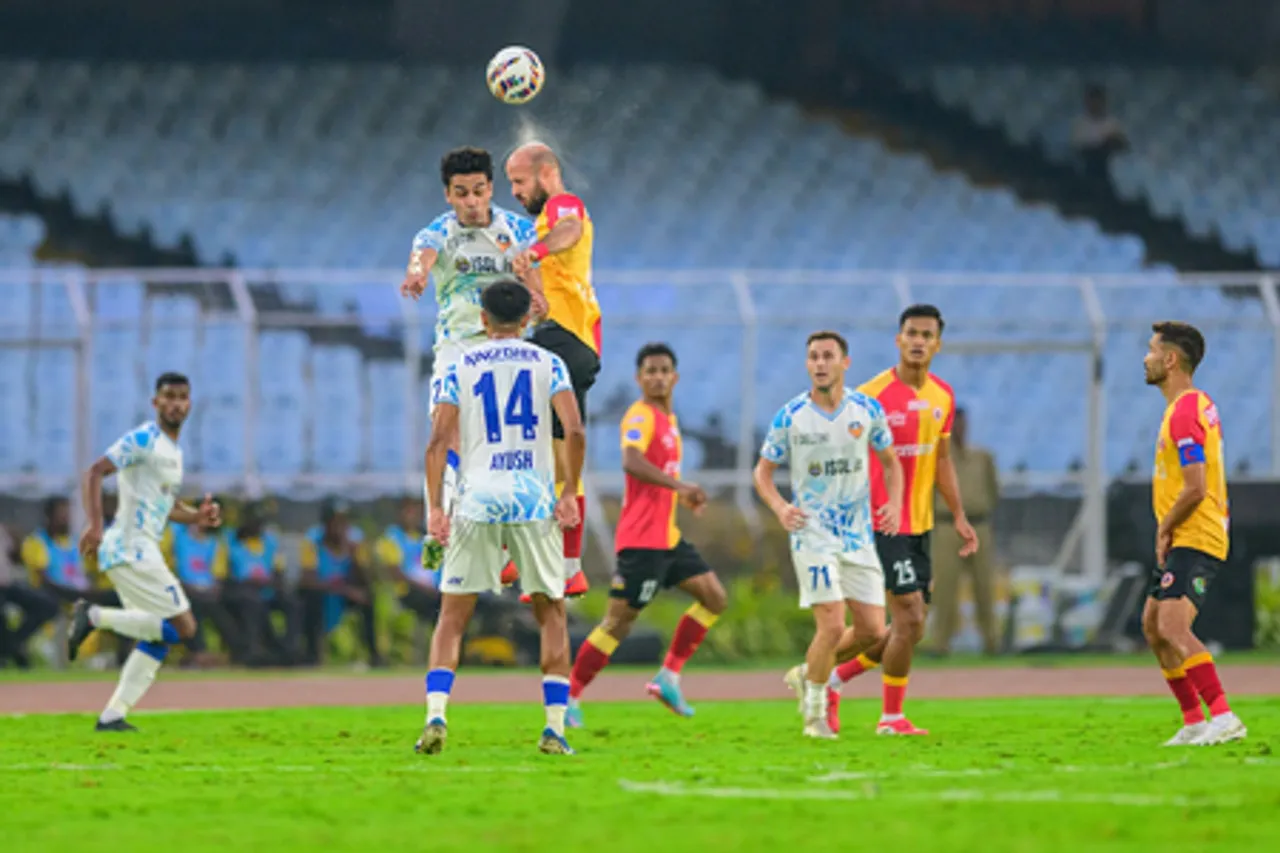 East Bengal and FC Goa play out a goalless draw in Match 22 of the Indian Super League (ISL) 2025-26 at the Vivekananda Yuba Bharati Krirangan in Kolkata on Thursday. Photo credit: AIFF
