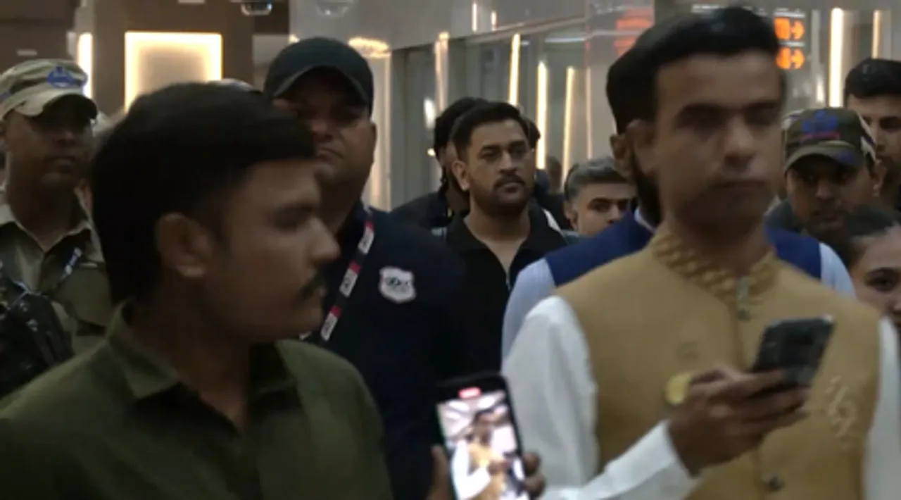 T20 WC: Dhoni arrives in Ahmedabad ahead of IND-NZ summit clash