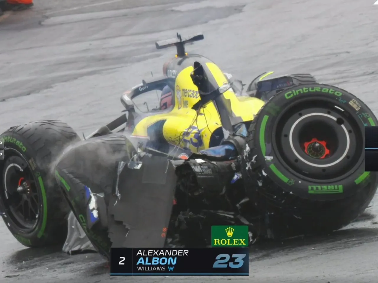 Albon Crash (2)