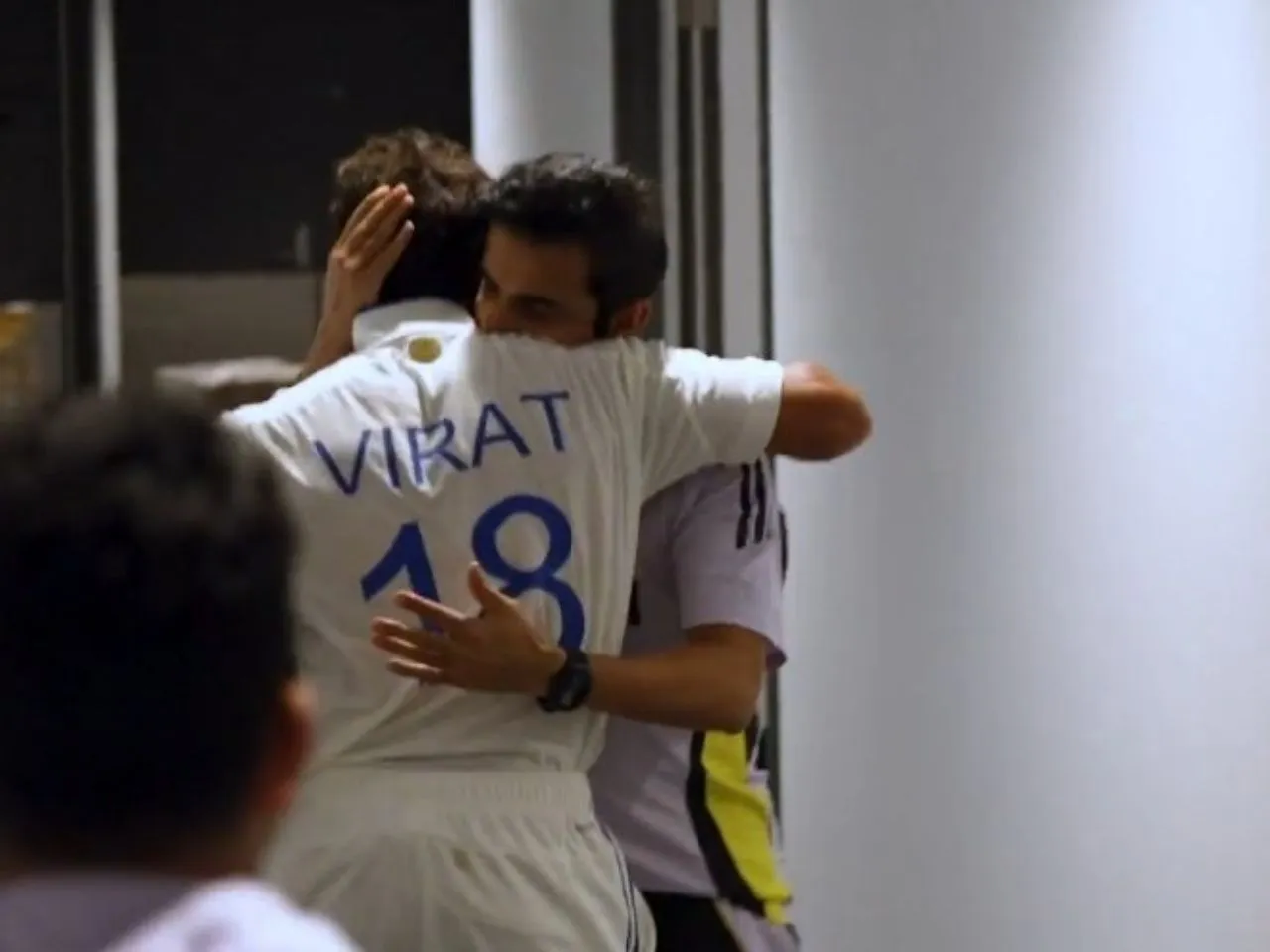 Gautam Gambhir hugs Virat Kohli (Source: X)