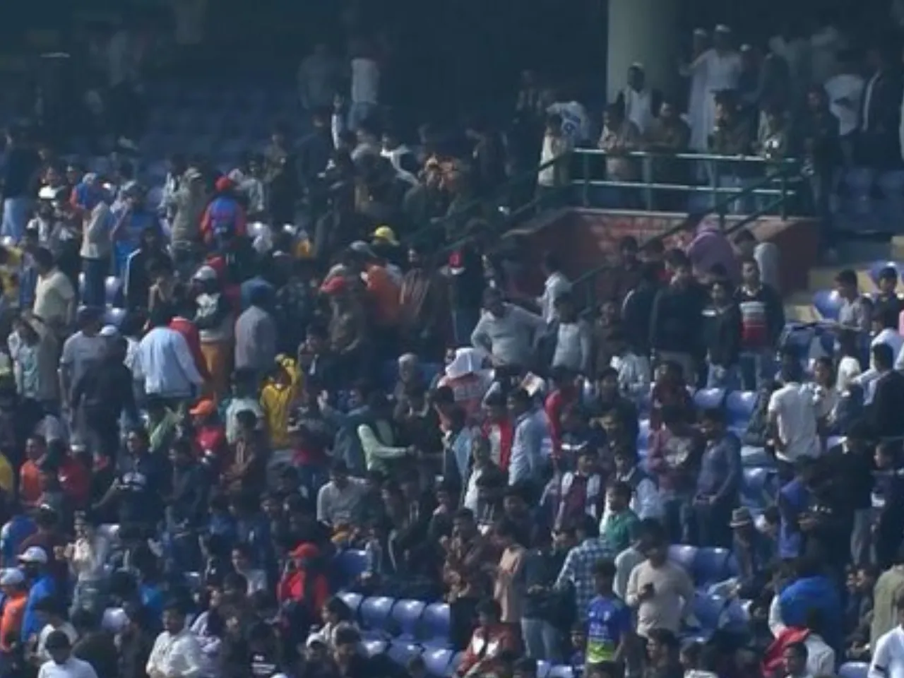 Crowd leaving stadium after Virat Kohli's wicket