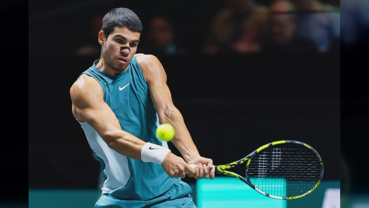 Carlos Alcaraz wearing black tape on his nose 