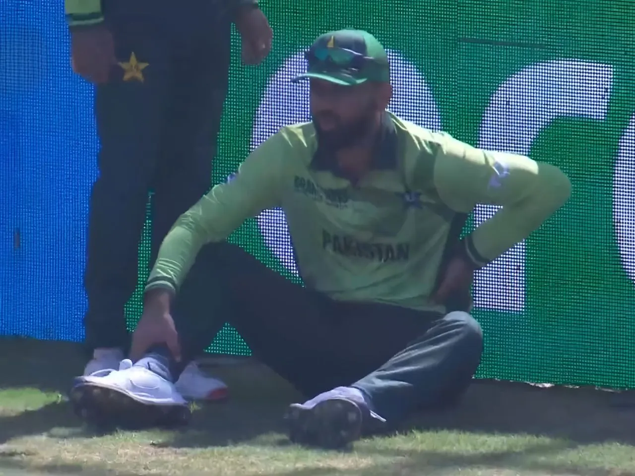 Fakhar Zaman walks of the field injured during PAK vs NZ Champions Trophy game