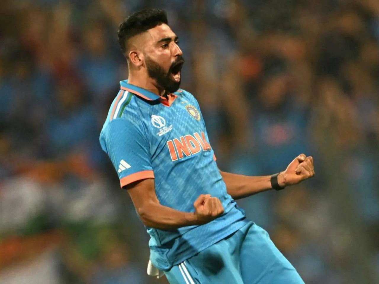 Mohammed Siraj welcomed by Gujarat Titans