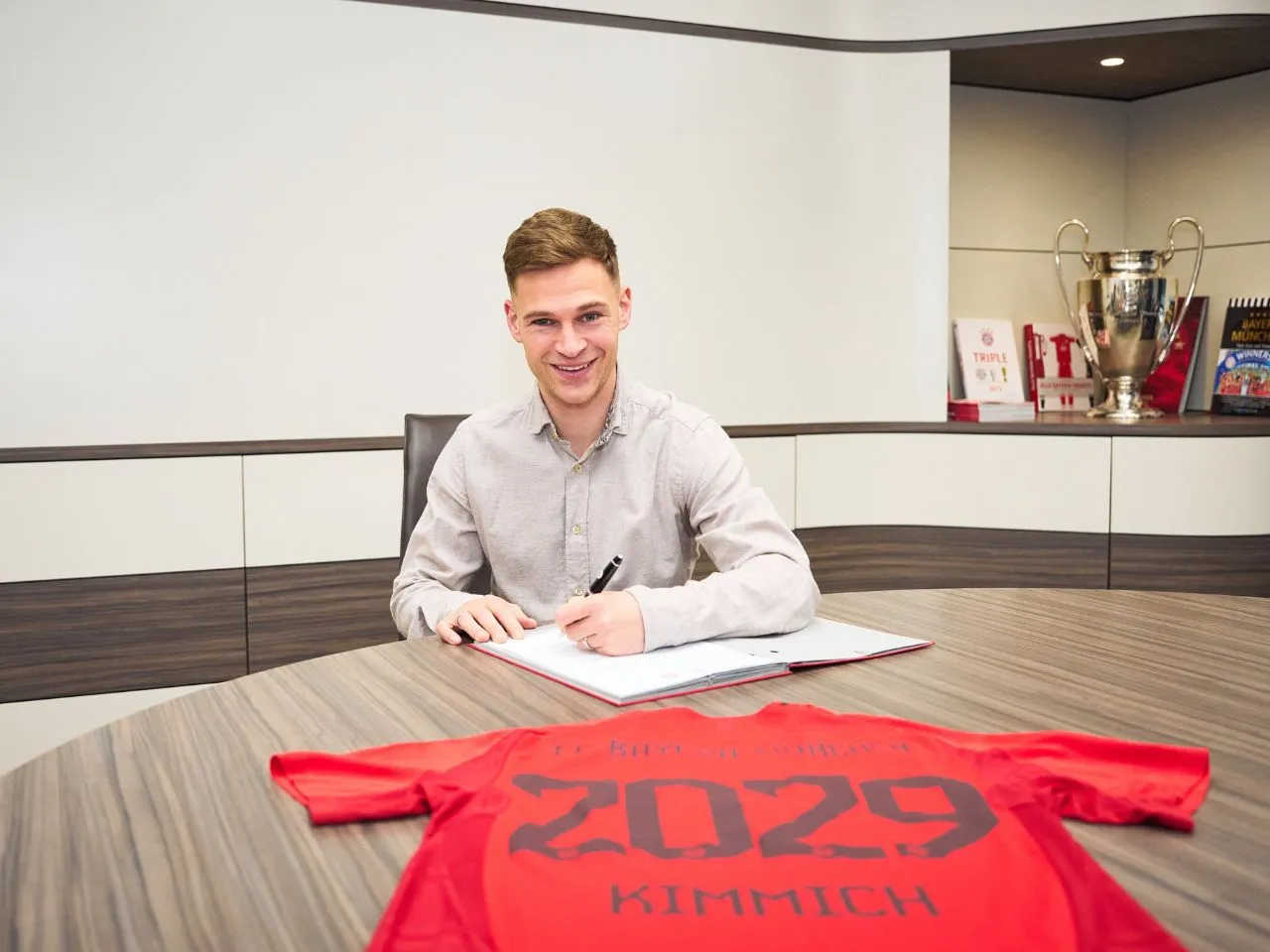 'I feel at home..' - Joshua Kimmich opens up on his contract extension with Bayern Munich  