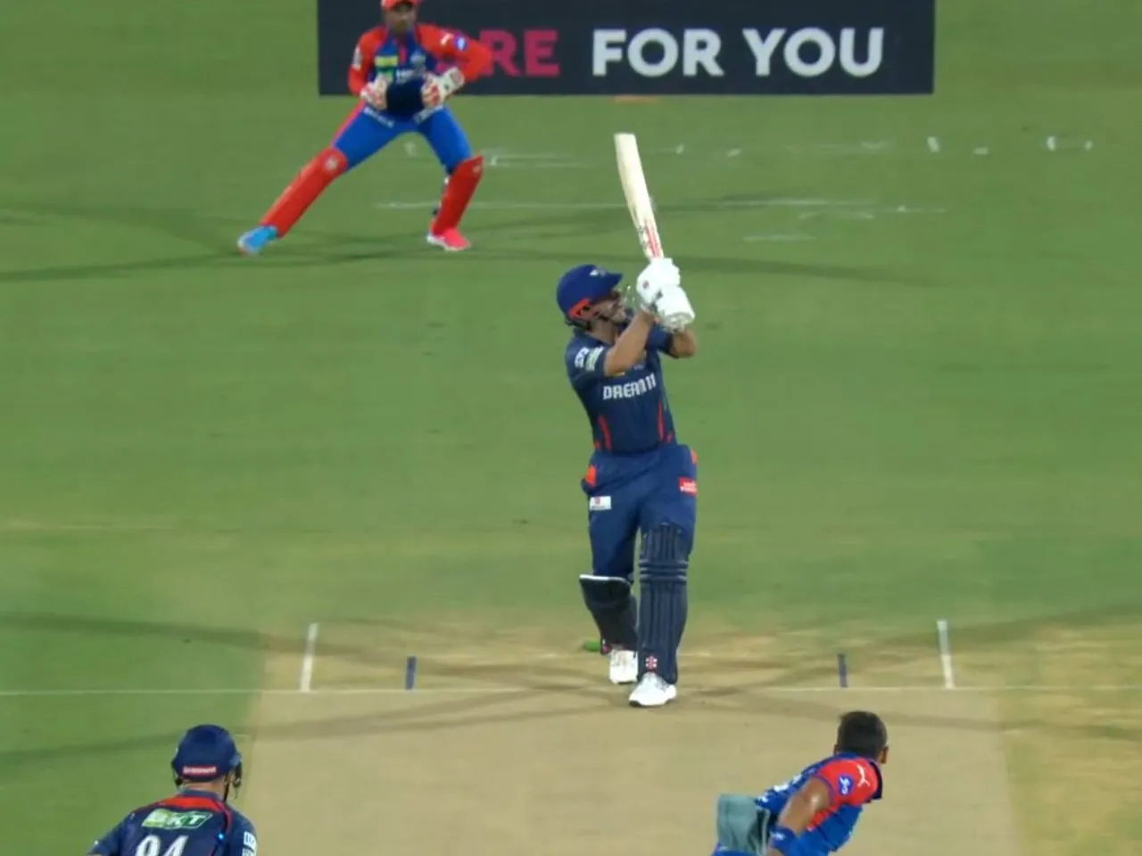 Mitchell Marsh hits Mitchell Starc for six in DC vs LSG IPL 2025 match