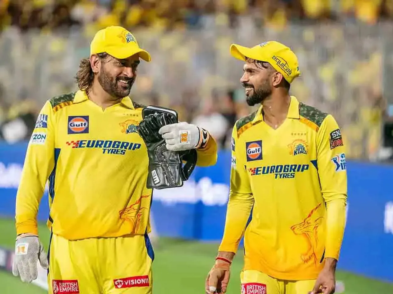 MS Dhonii and Ruturaj Gaikwad (File Photo: X/Internet)