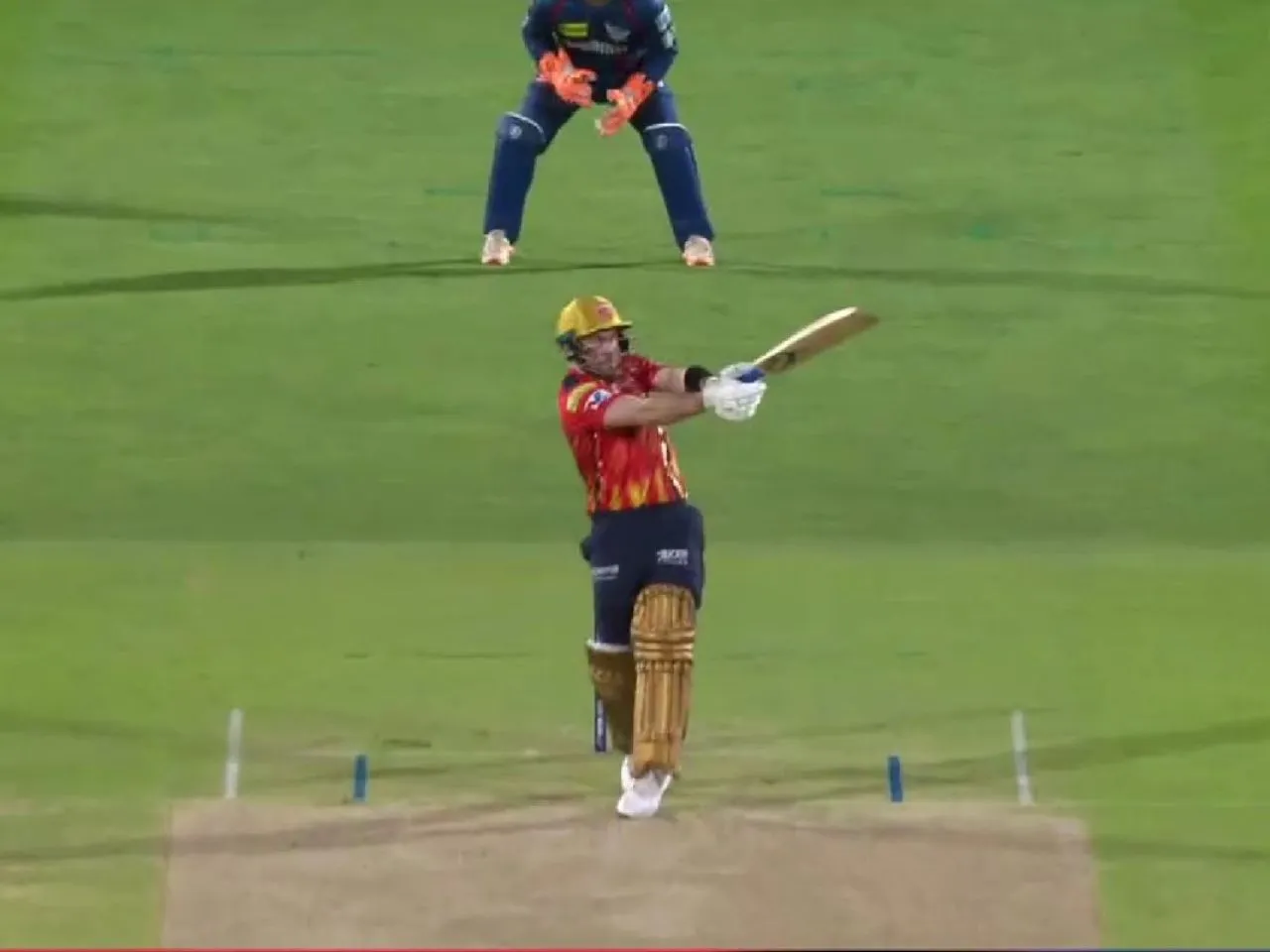 PBKS vs LSG: Josh Inglis sixes against Mayank Yadav