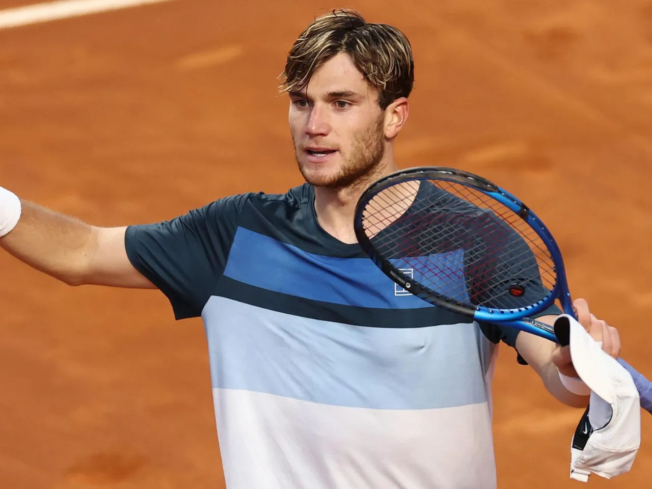 Rune Criticizes Italian Open Surface as ‘Unplayable’ 