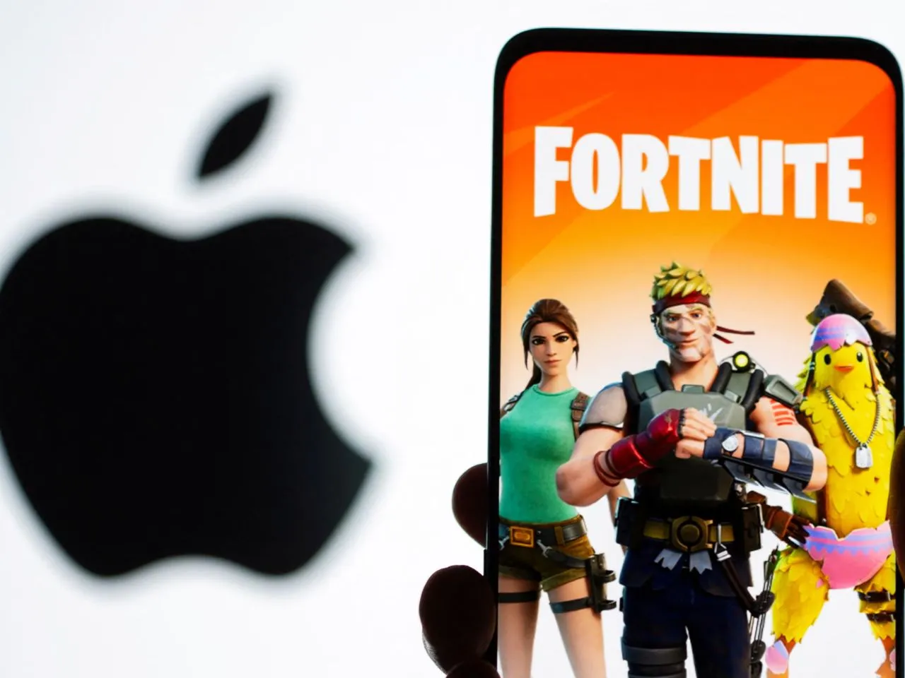 Apple blocks Fortnite game across the world
