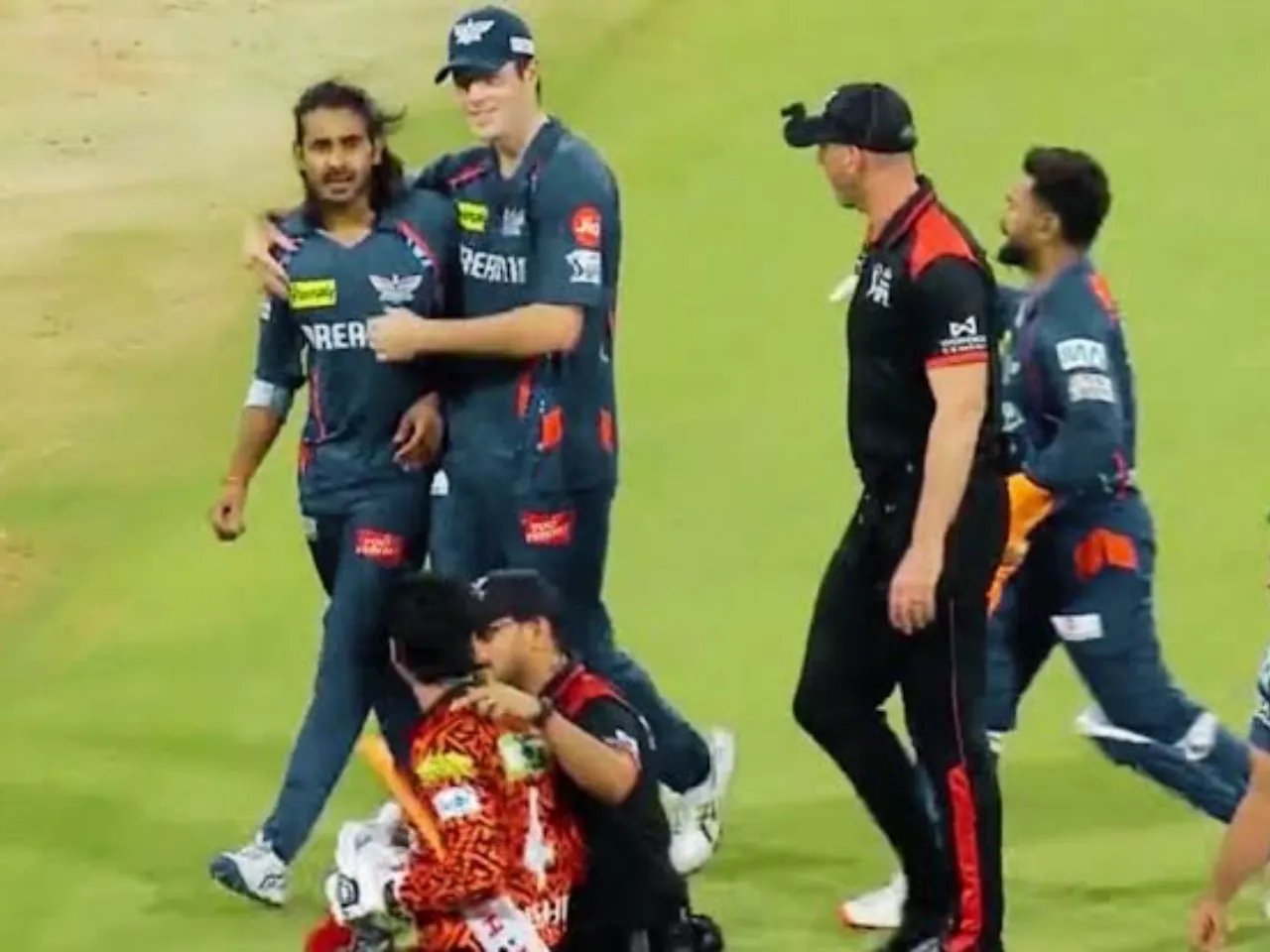 Abhishek Sharma and Digvesh Rathi in heated altercation in LSG vs SRH game 