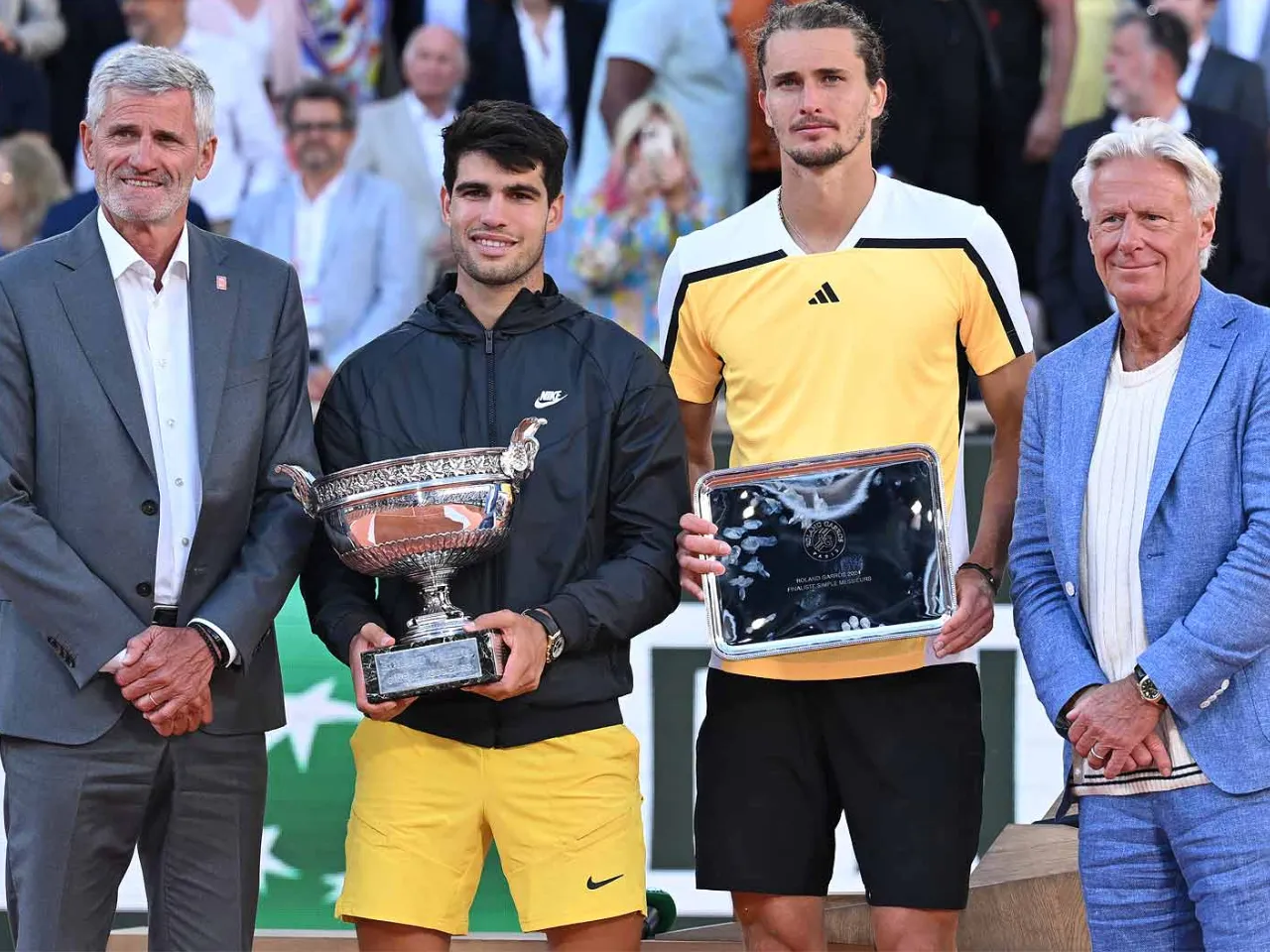 Alexander Zverev Boldly Picks Alcaraz as Favorite