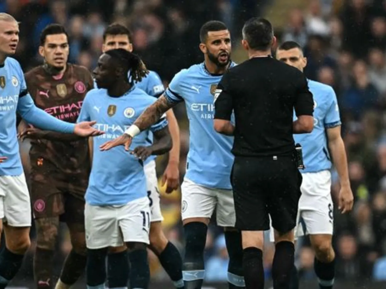 Kyle Walker vs referee