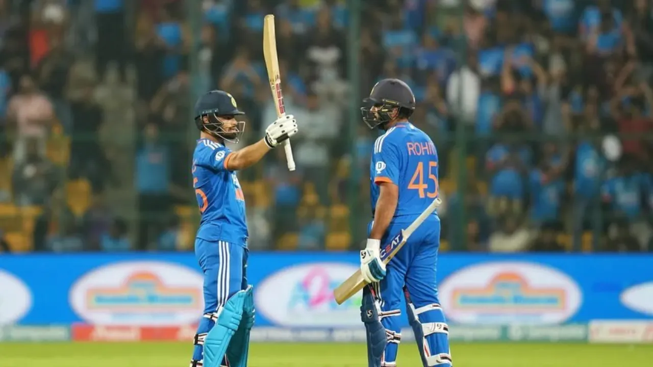 Rohit Sharma congratulates Rinku Singh on his half-century (Source: X)