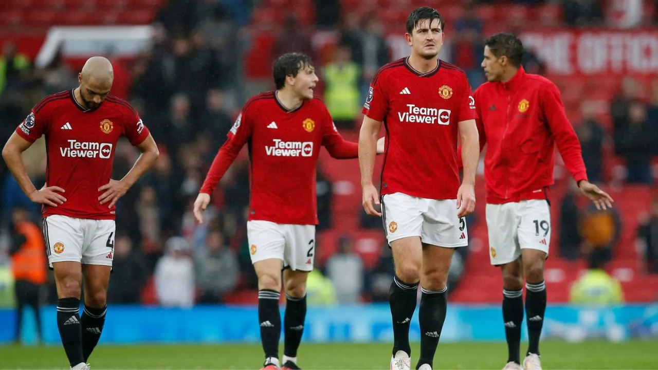 Manchester United set to miss two players