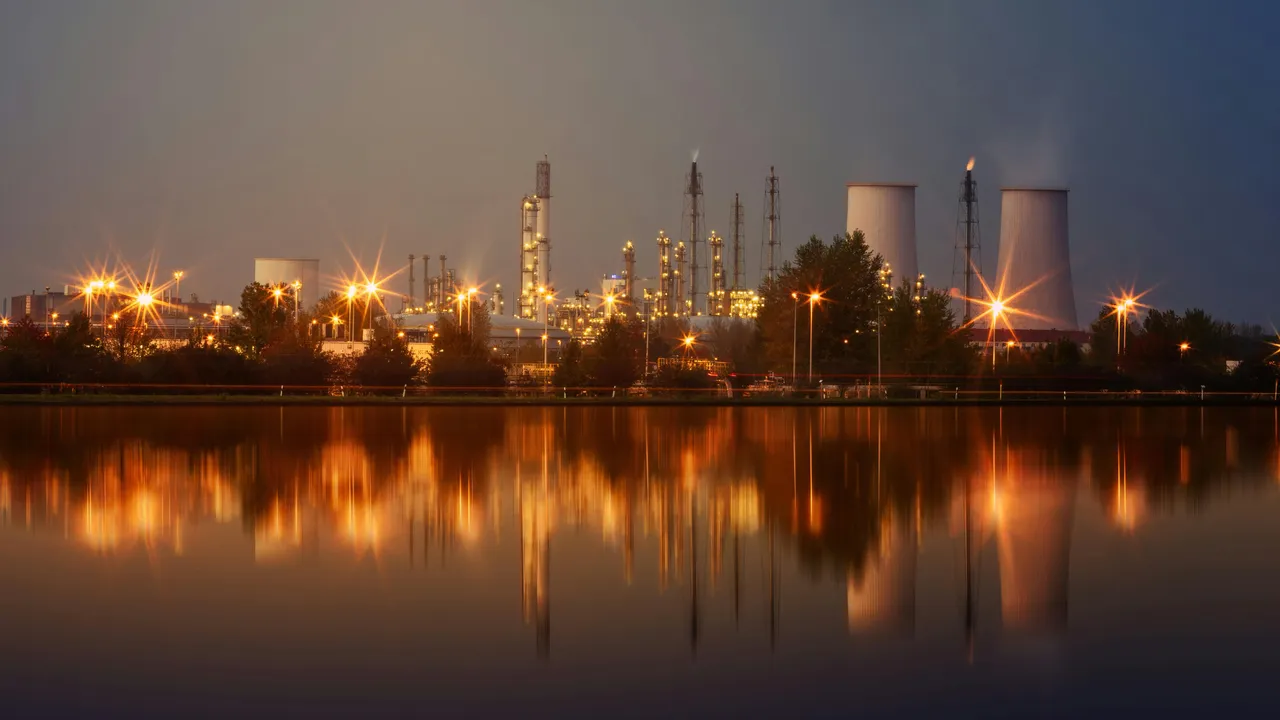 Oil refinery