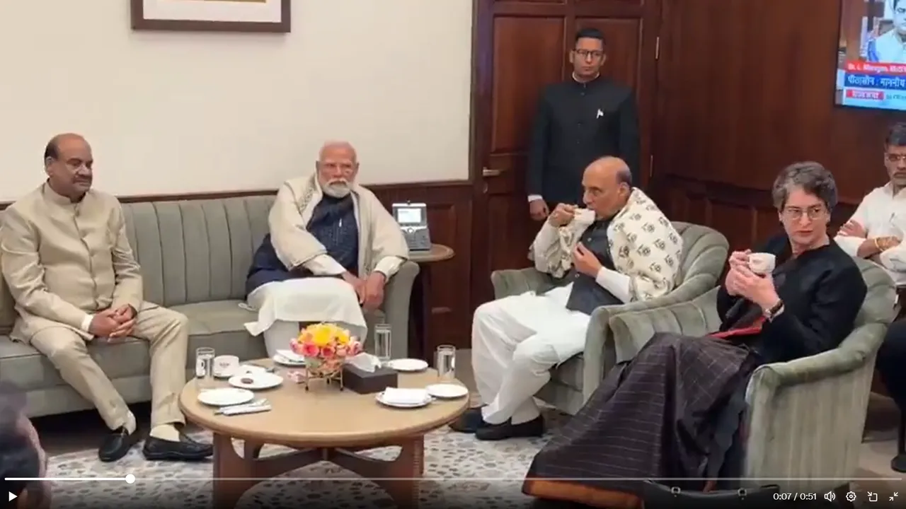 As politicians toast unity over tea Delhi chokes on toxic smog