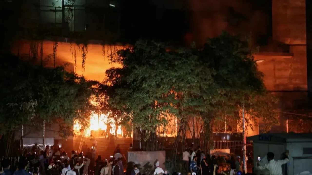 Bangladesh erupts again 16 9