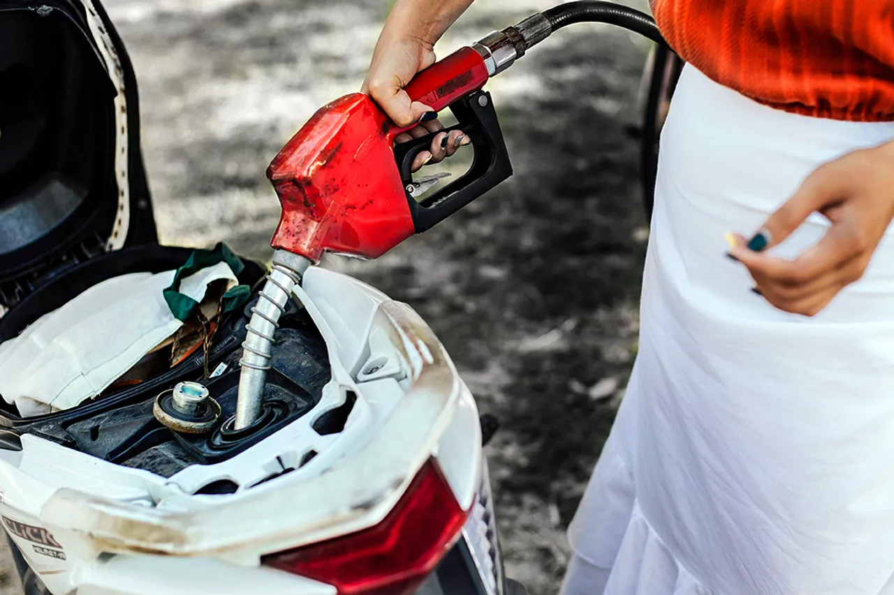petrol scooty