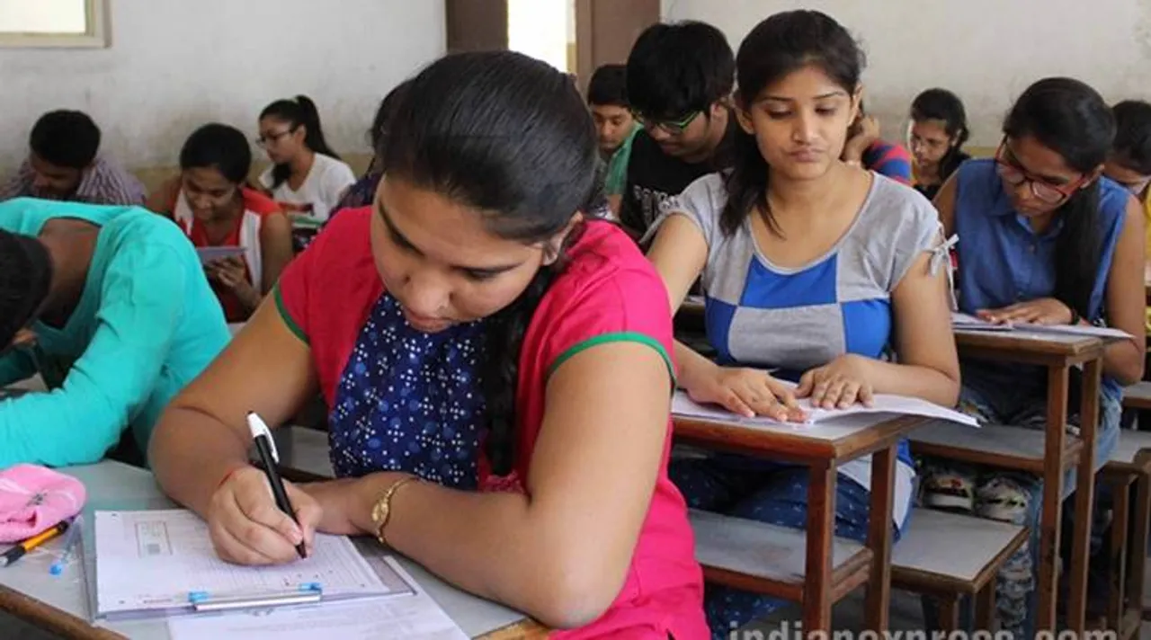பாலைவனச் சோலையான பள்ளிக் கல்வித் துறை